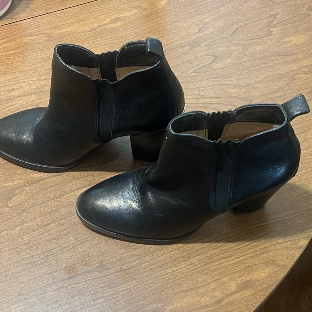 Michael Kors Black Ankle Booties with Elastic Panels excellent condition